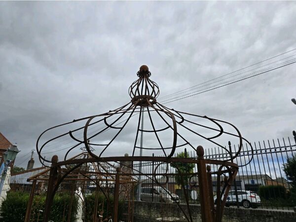 Gloriette, tonnelle, pergola en fer forgé