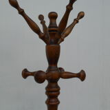 Parrot coat rack, solid oak with swivel head