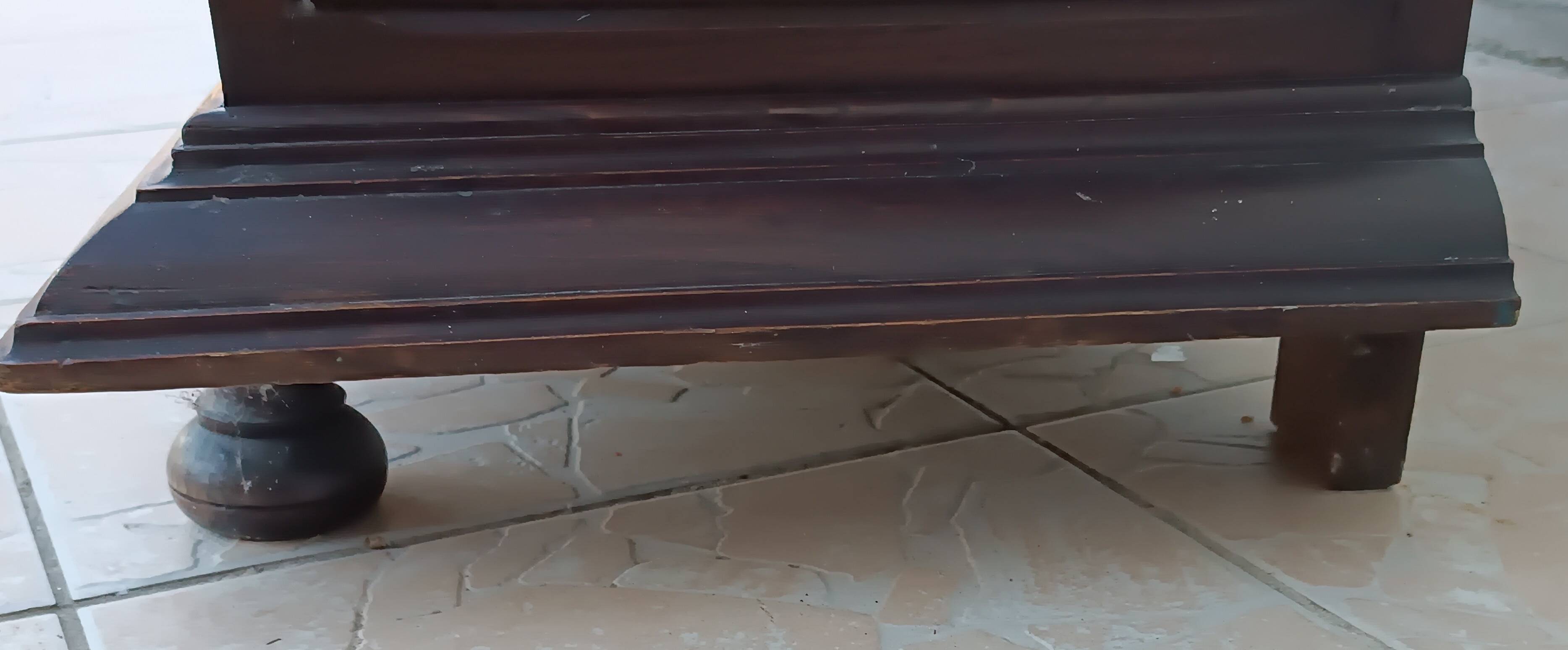Banc coffre breton sculpté - Ameublement