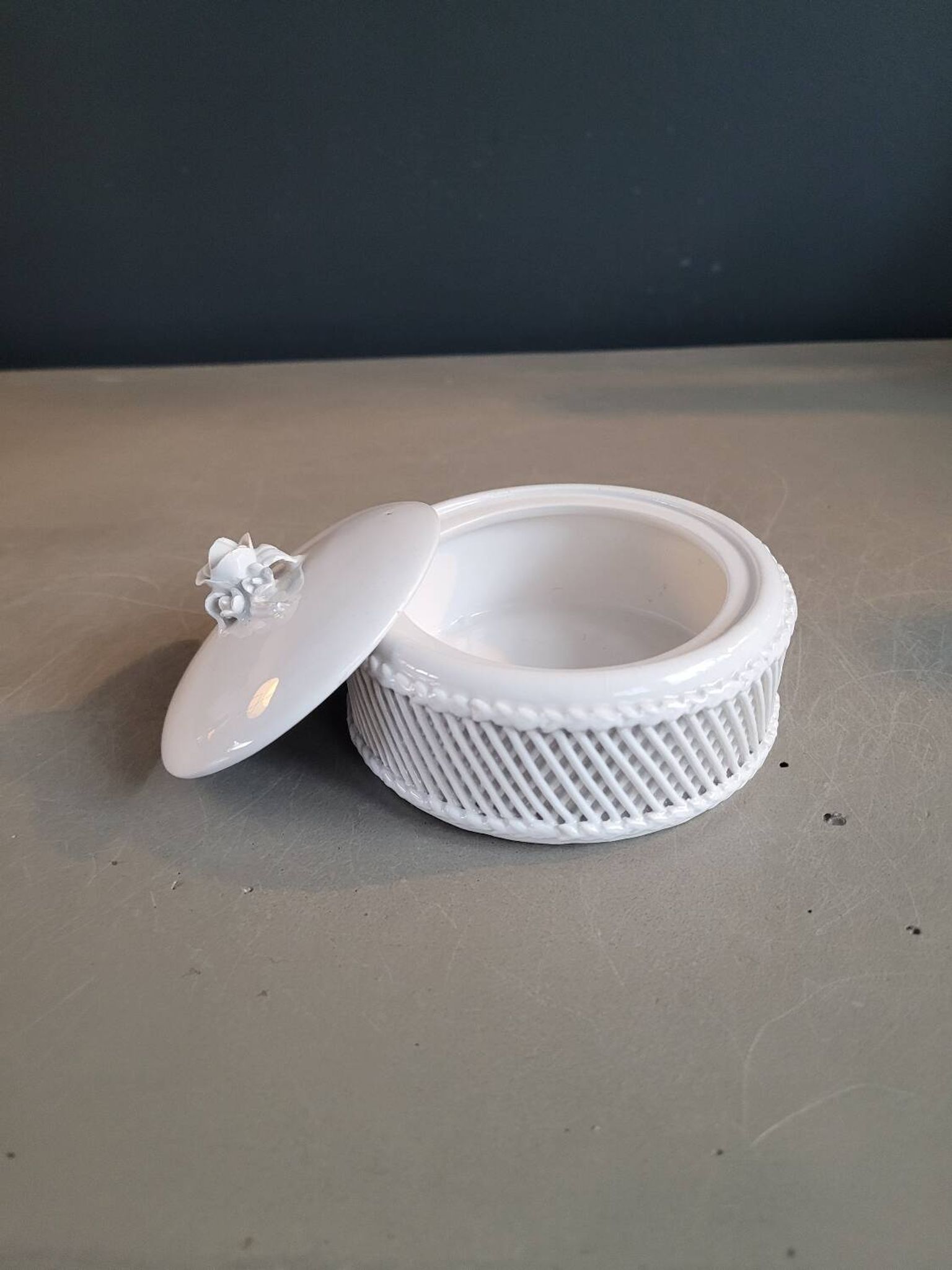 Porcelain jewelry box