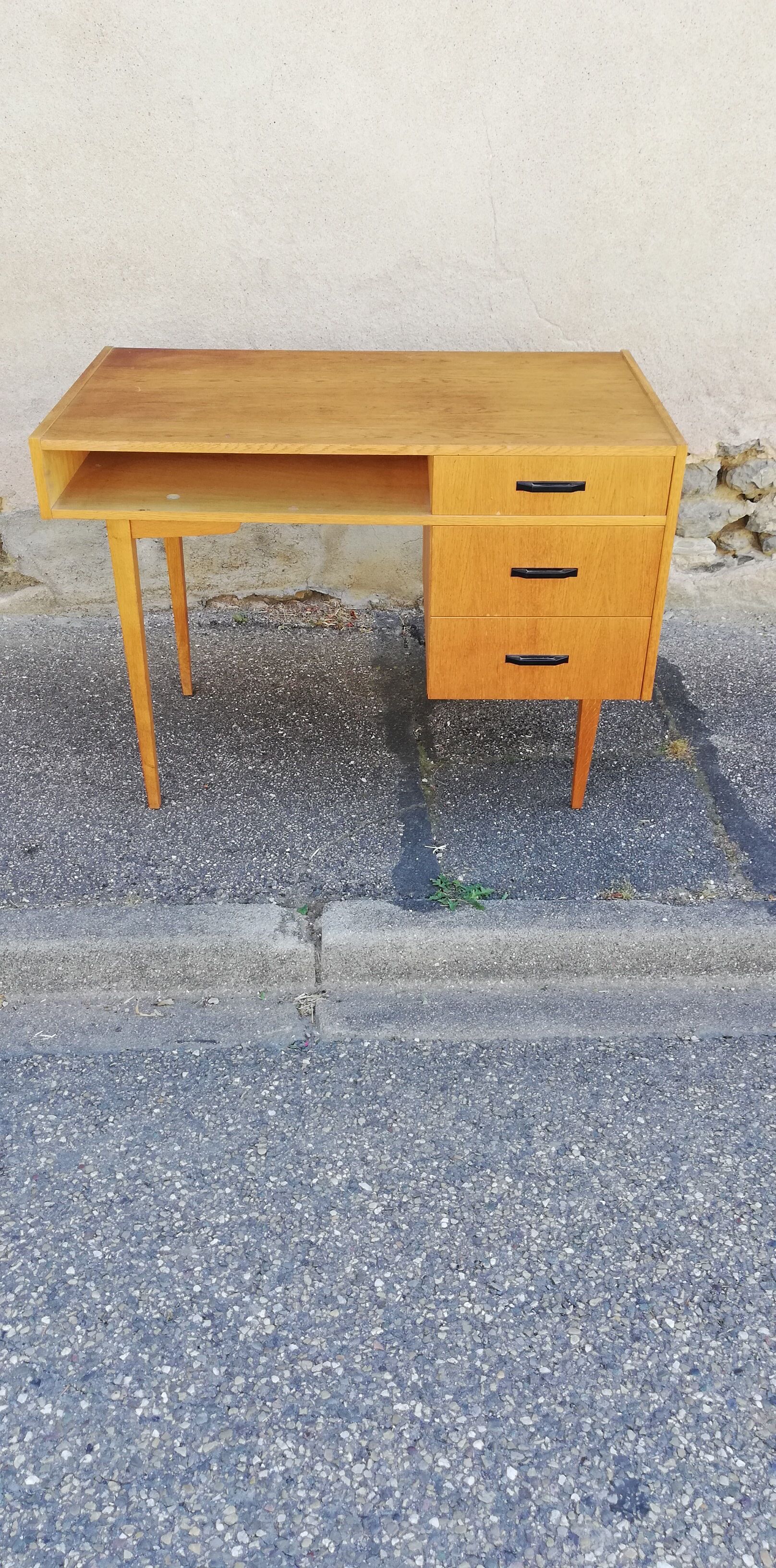 Vintage desk 3 drawers