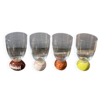 4 verres à pied sport