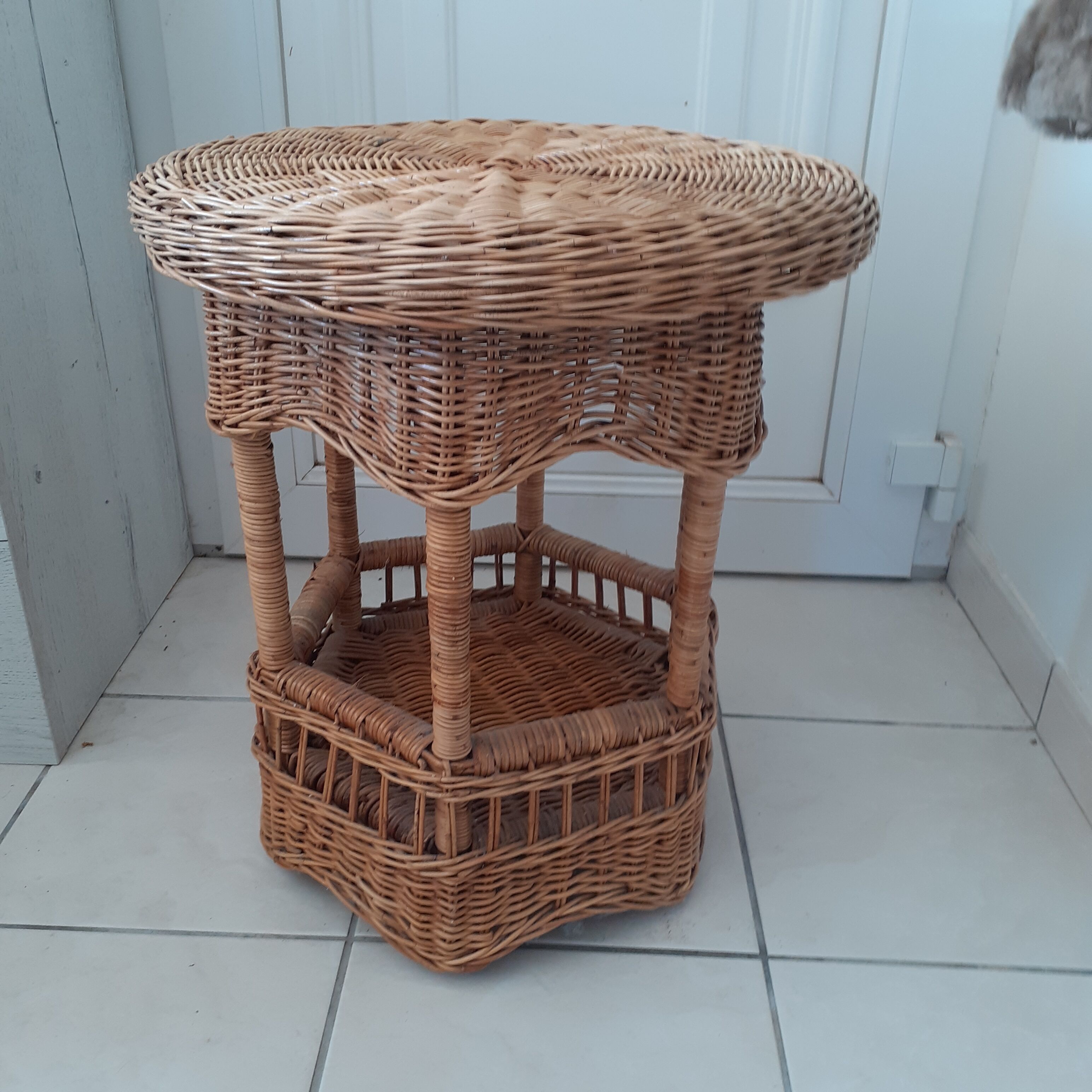 Pedestal table 2 floors in natural rattan
