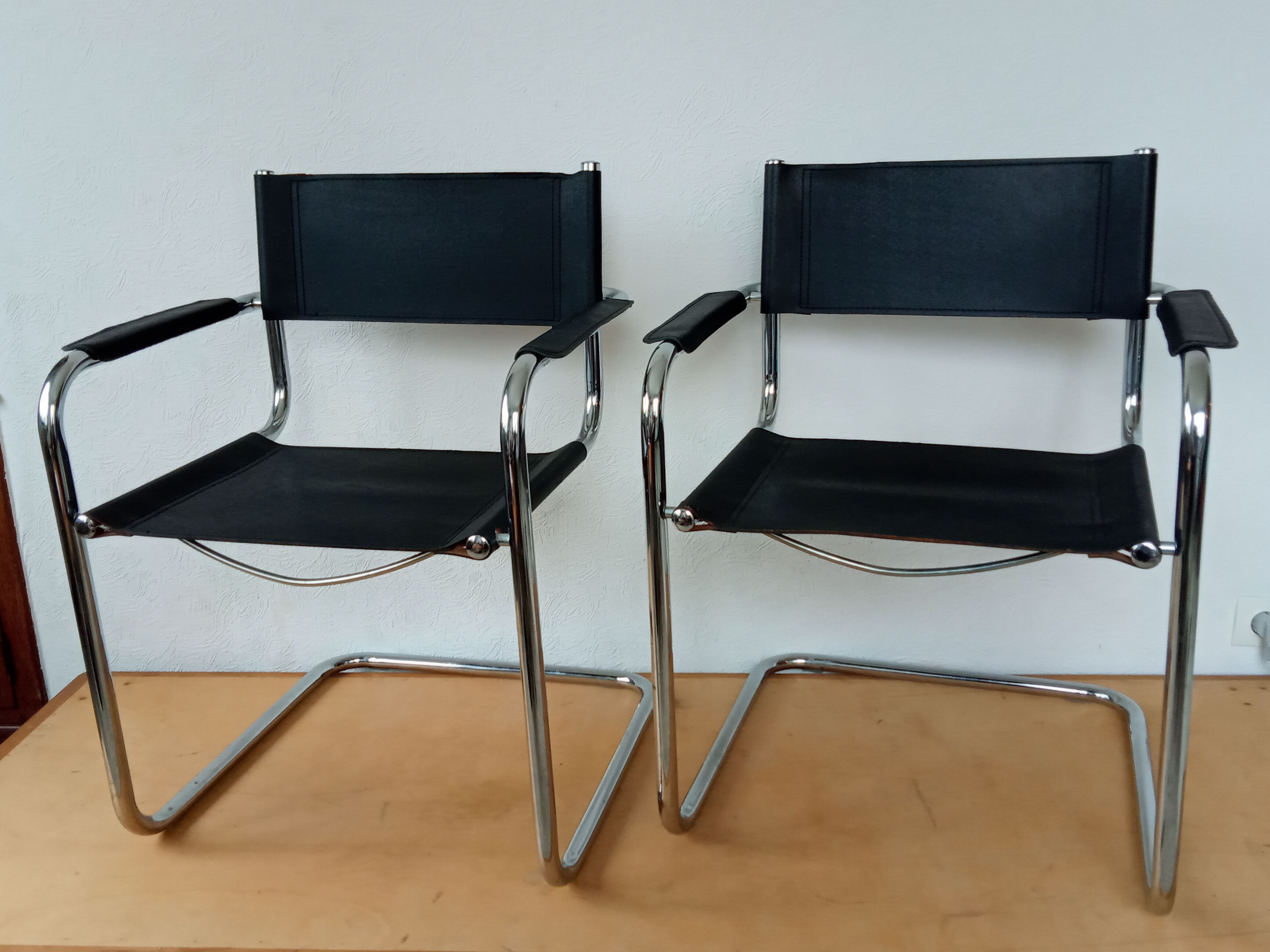 Leather and chrome armchair from the 70s/80s