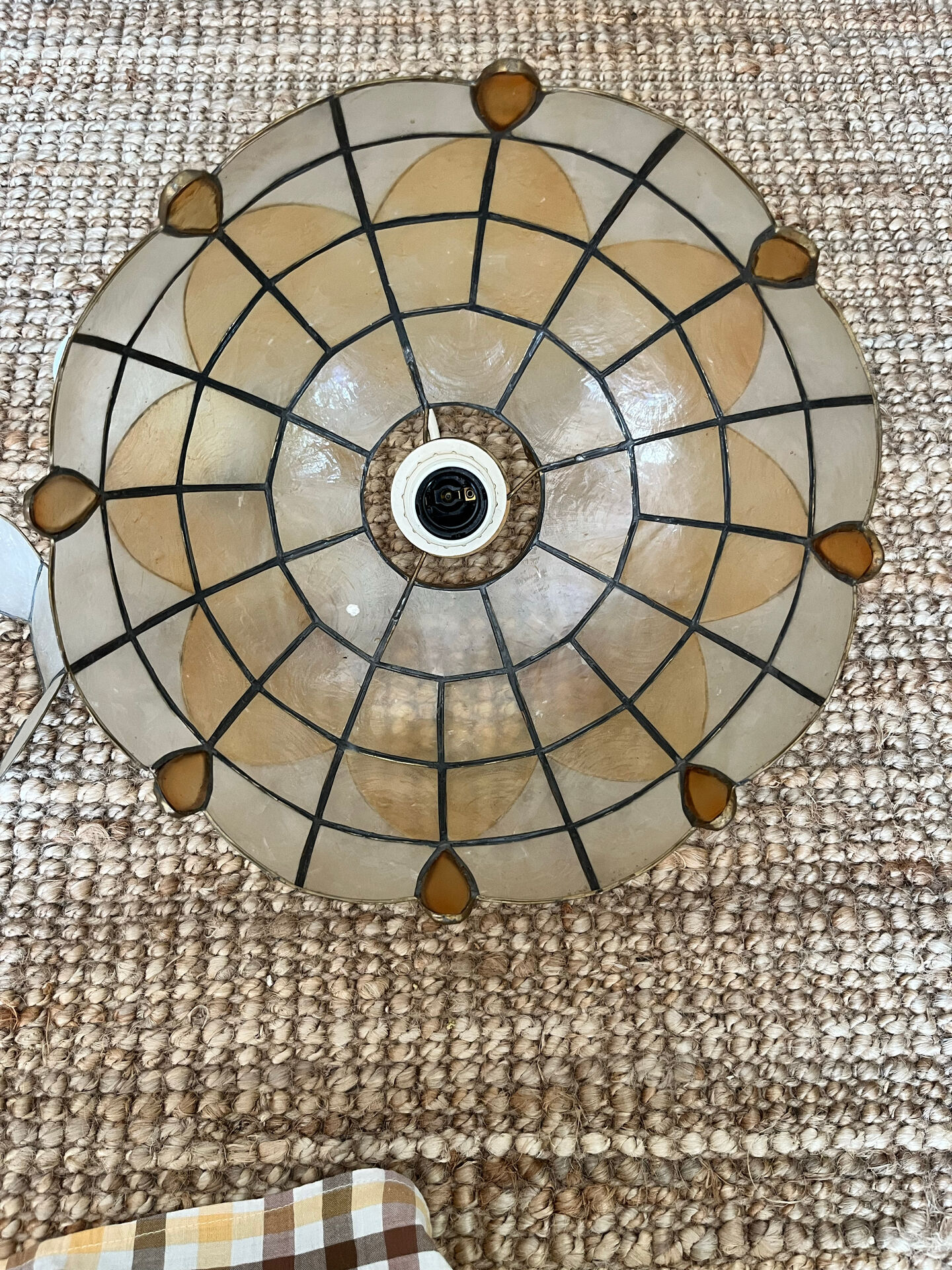 Mother-of-pearl pendant