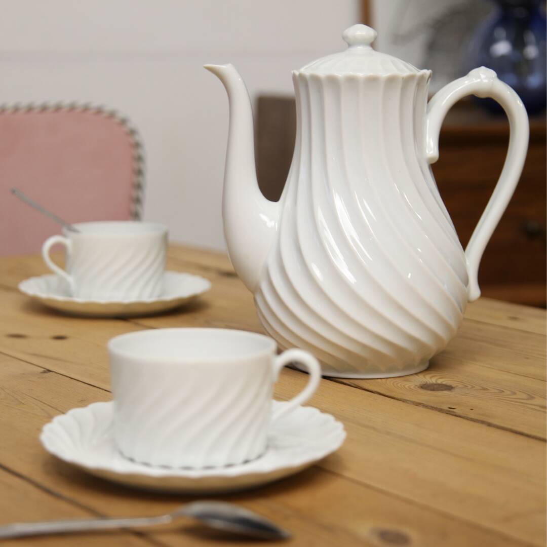 Limoges porcelain tea service, Haviland house, Cote Torse model