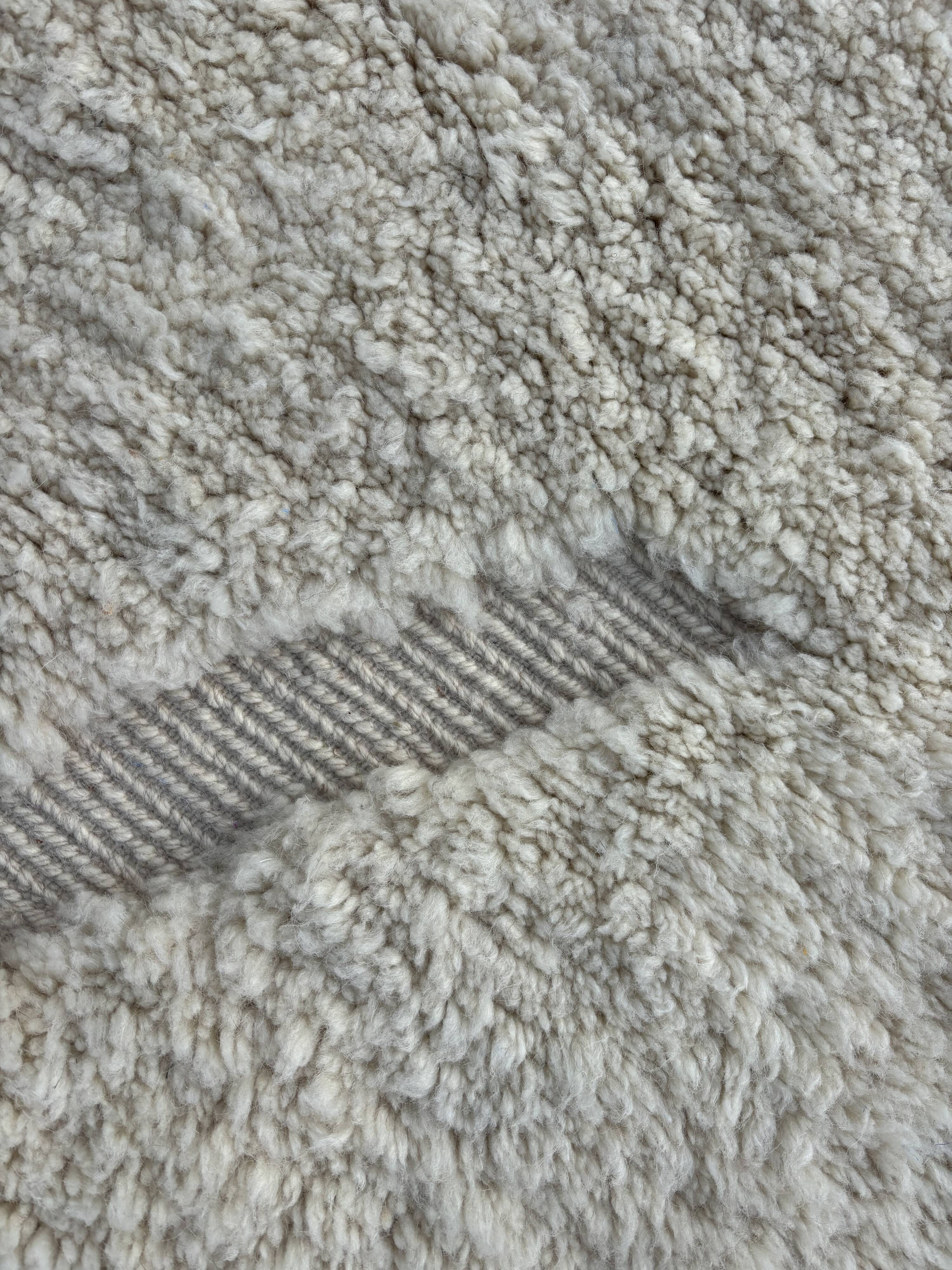 White Berber Beni M'rirt wool rug