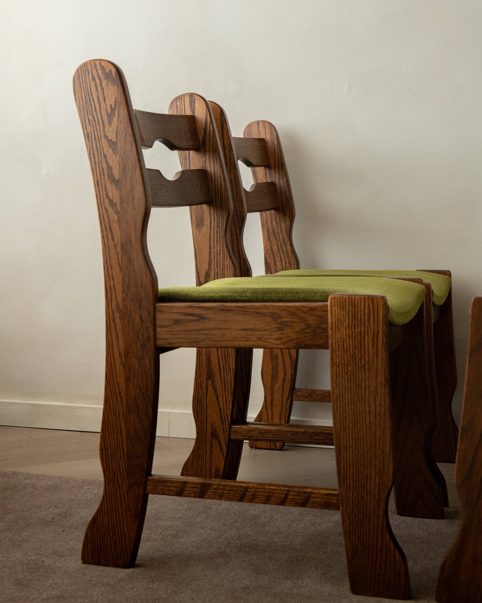 Brutalist Oak Razorback Dining Chairs with Green Velvet, 1970s, Set of 4