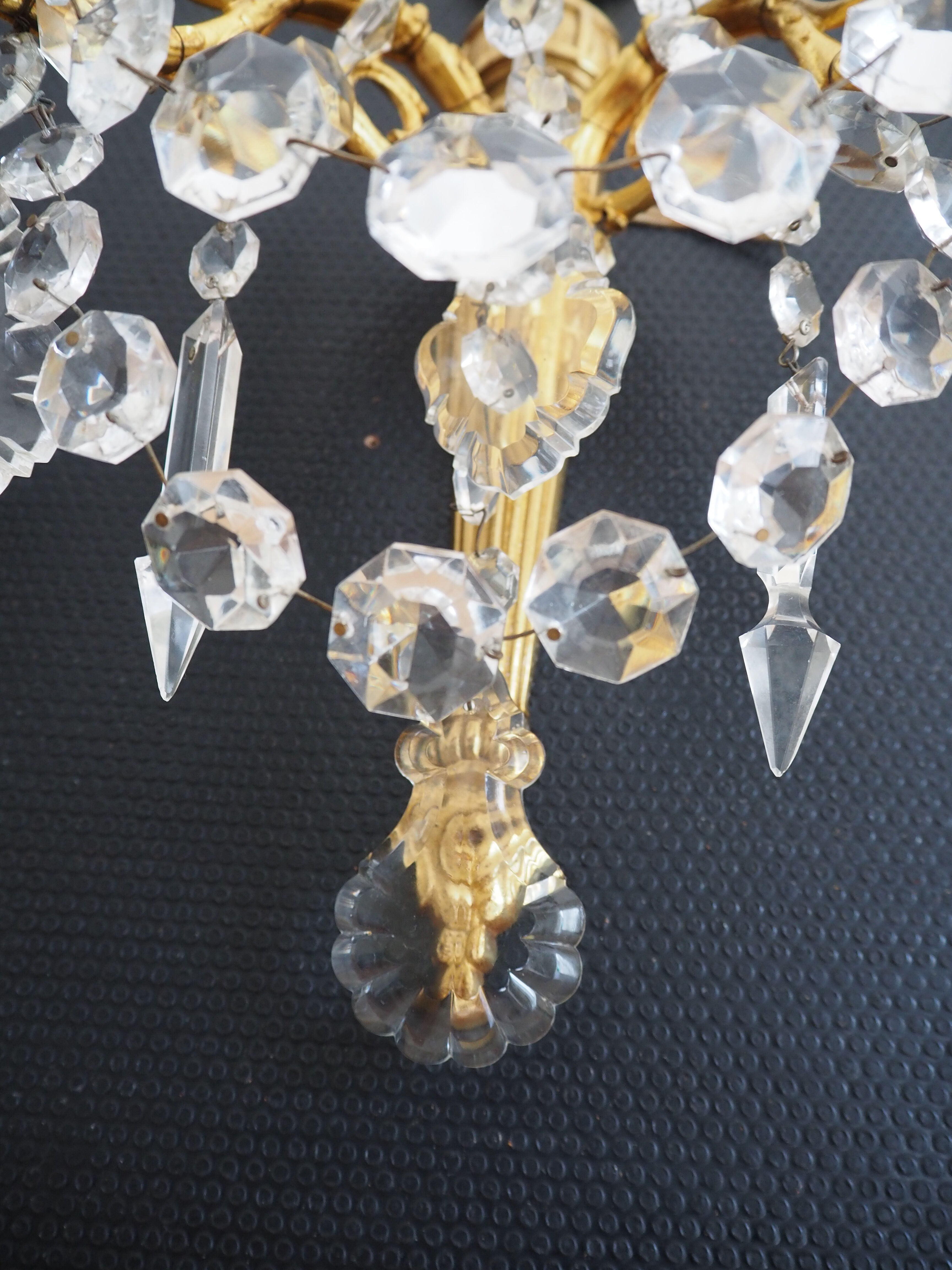 Pair of wall lamps two bronze lights with grapevines and crystal garlands – Louis XV style