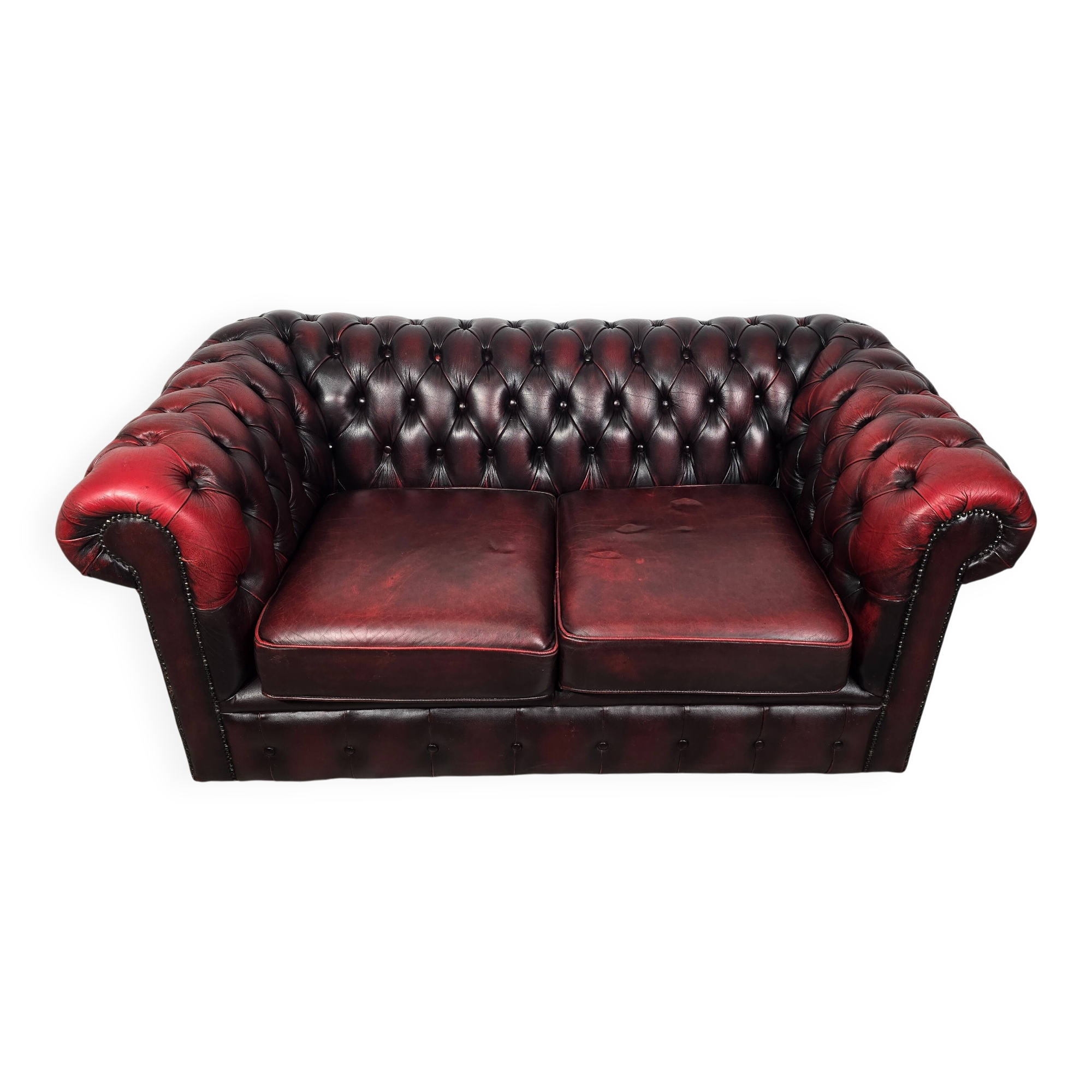 Leather sofa in Chesterfield style