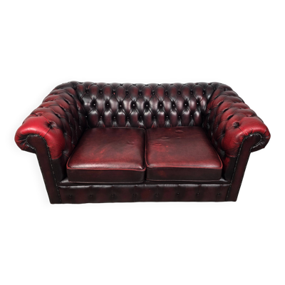 Canapé en cuir de style Chesterfield