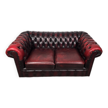 Leather sofa in Chesterfield style