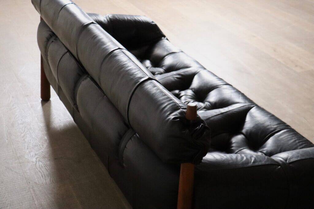 Percival Lafer MP-81 three seater sofa in black leather, Brazil 1970s