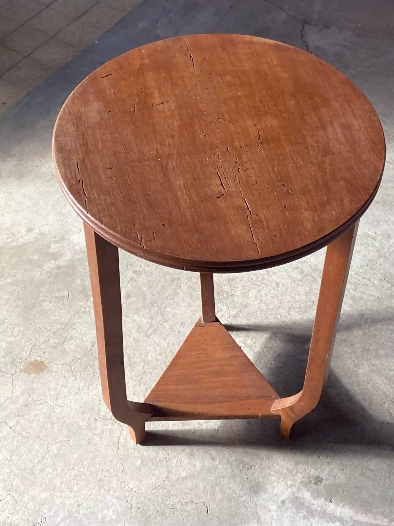 Art Deco side table – clean and timeless lines