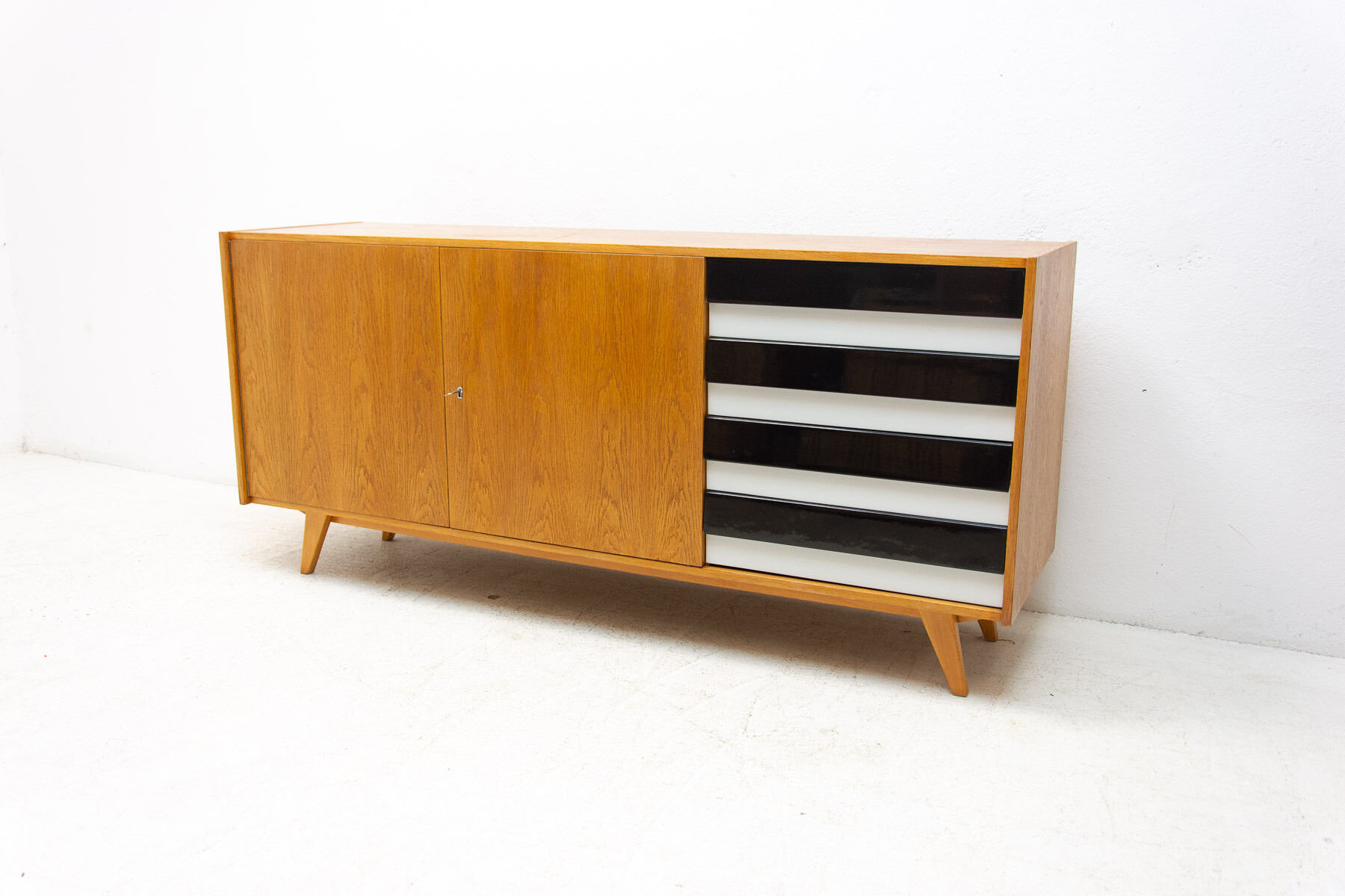 Mid Century U-460 sideboard by Jiří Jiroutek for Interiér Praha, Czechoslovakia
