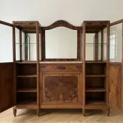 Art Deco display cabinet in walnut and burl, marble top and bevelled mirror, 1930s.