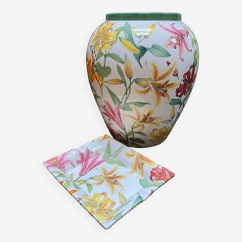 Ensemble porcelaine Lancel bouquets de Lys colorés vase et cendrier vide poche