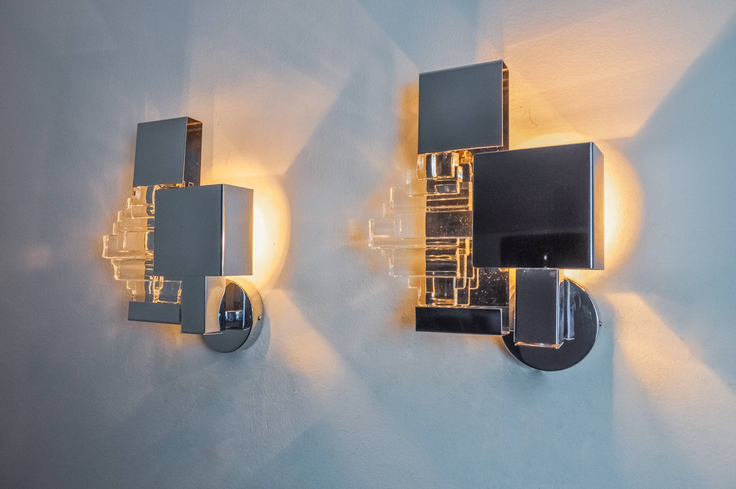 Pair of wall lights from the Sciolari house, chromed metal and Murano glass, Italy, 1970