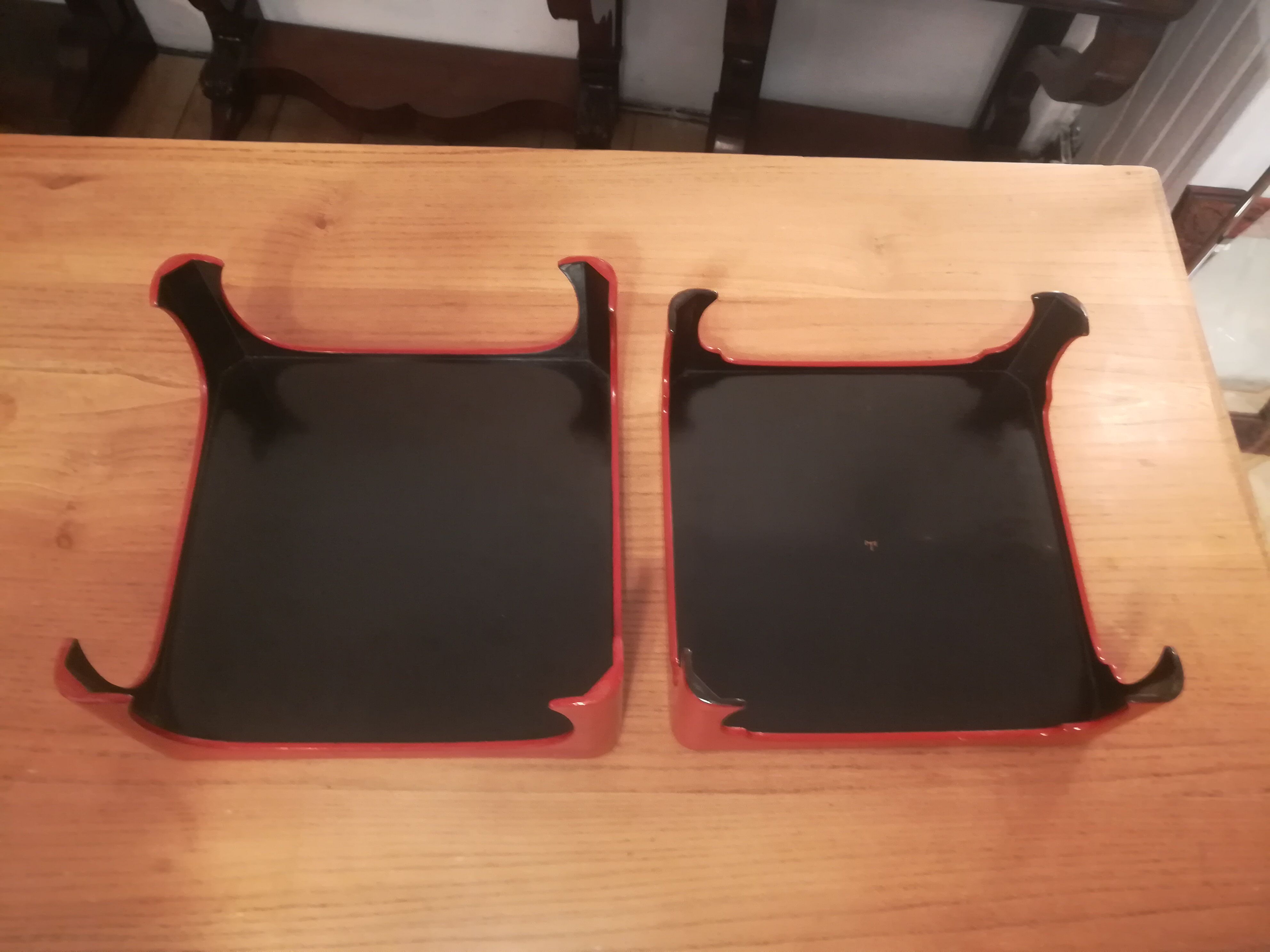 Paire de tables basses japonaises