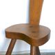 Chaise tripode en bois massif brutaliste