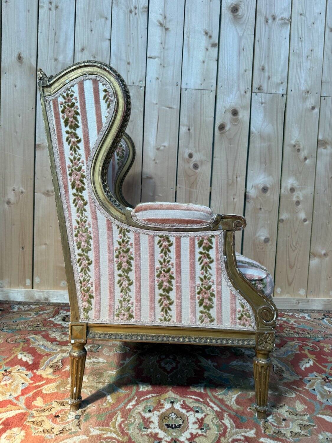 Fauteuil - Bergère à oreilles style Louis XVI "JANSEN"