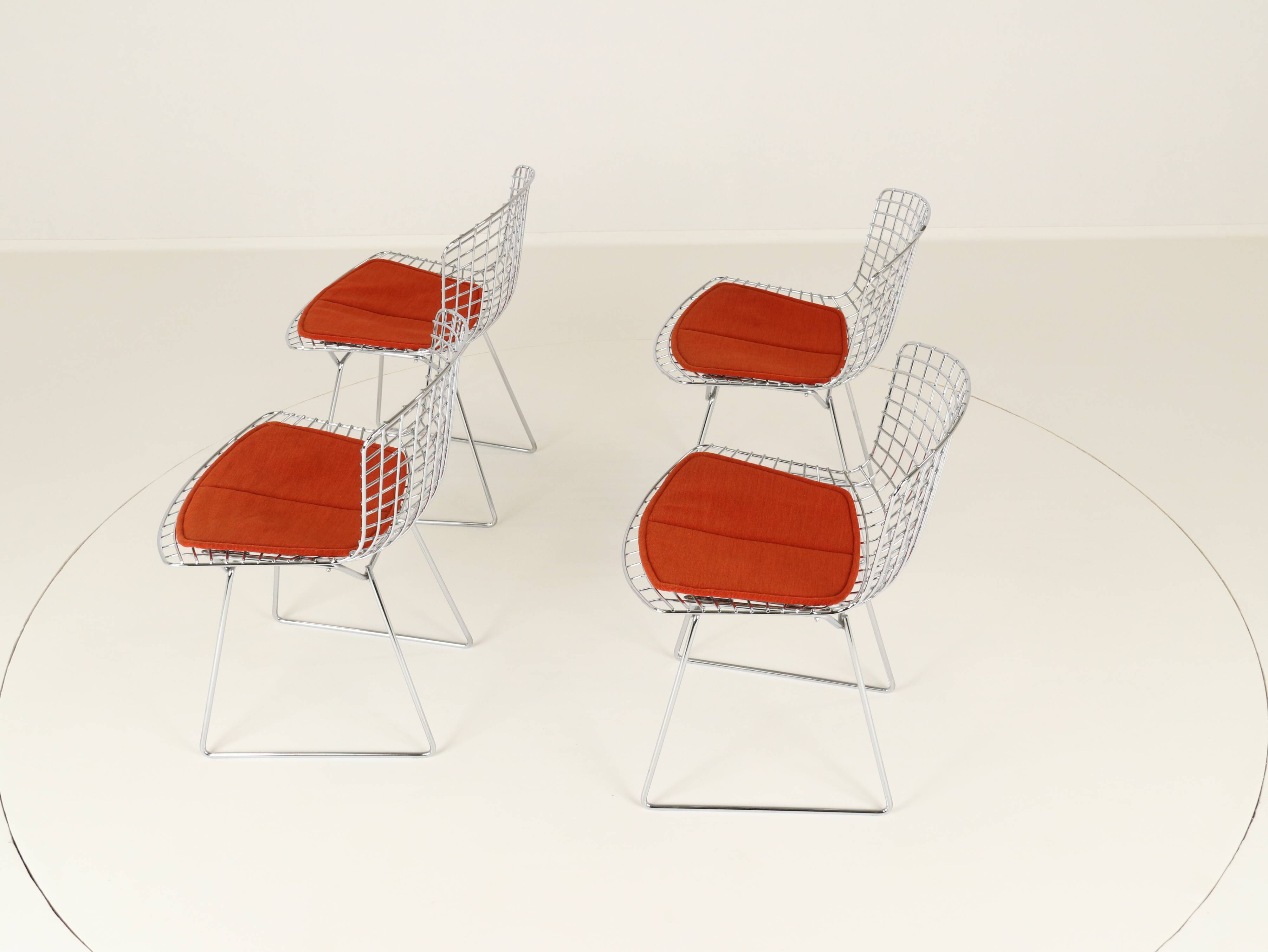 Set of four Model 420C dining chairs designed by Harry Bertoia for Knoll International, USA, 1960s