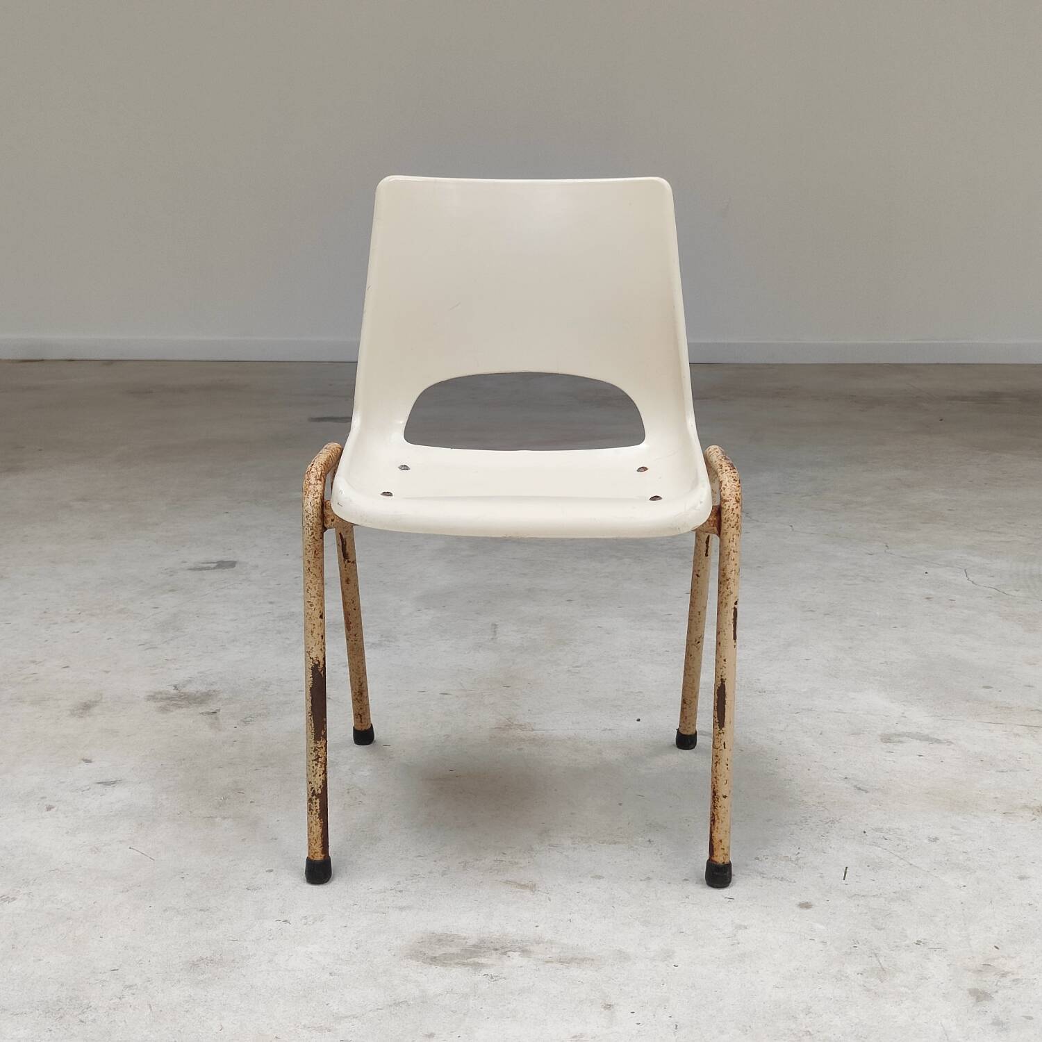 White molded plastic children's chair 1980