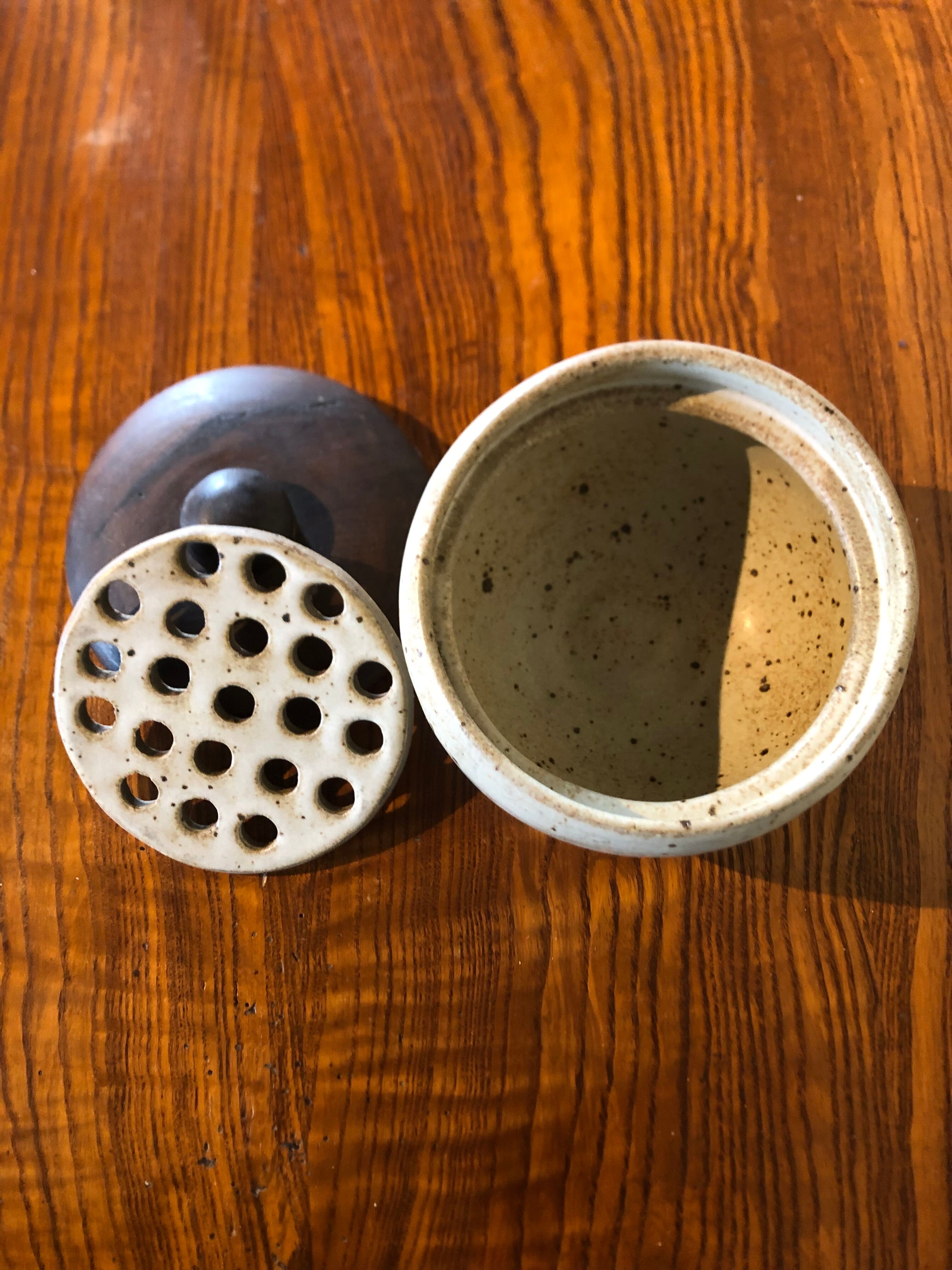 Ceramic picflower vase