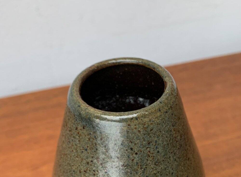 East German pottery vase from the mid-century GDR by VEB Coswig Keramik, 1960s.