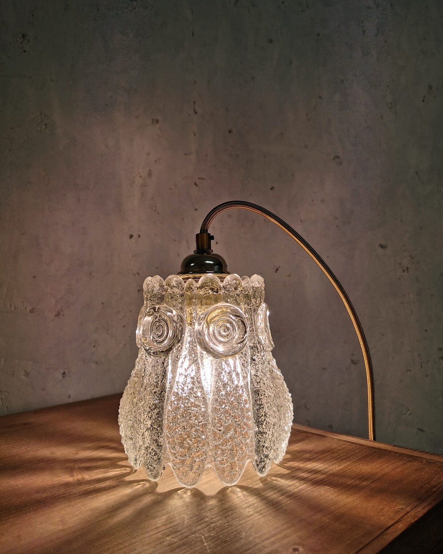 Baladeuse, old glass globe suspension