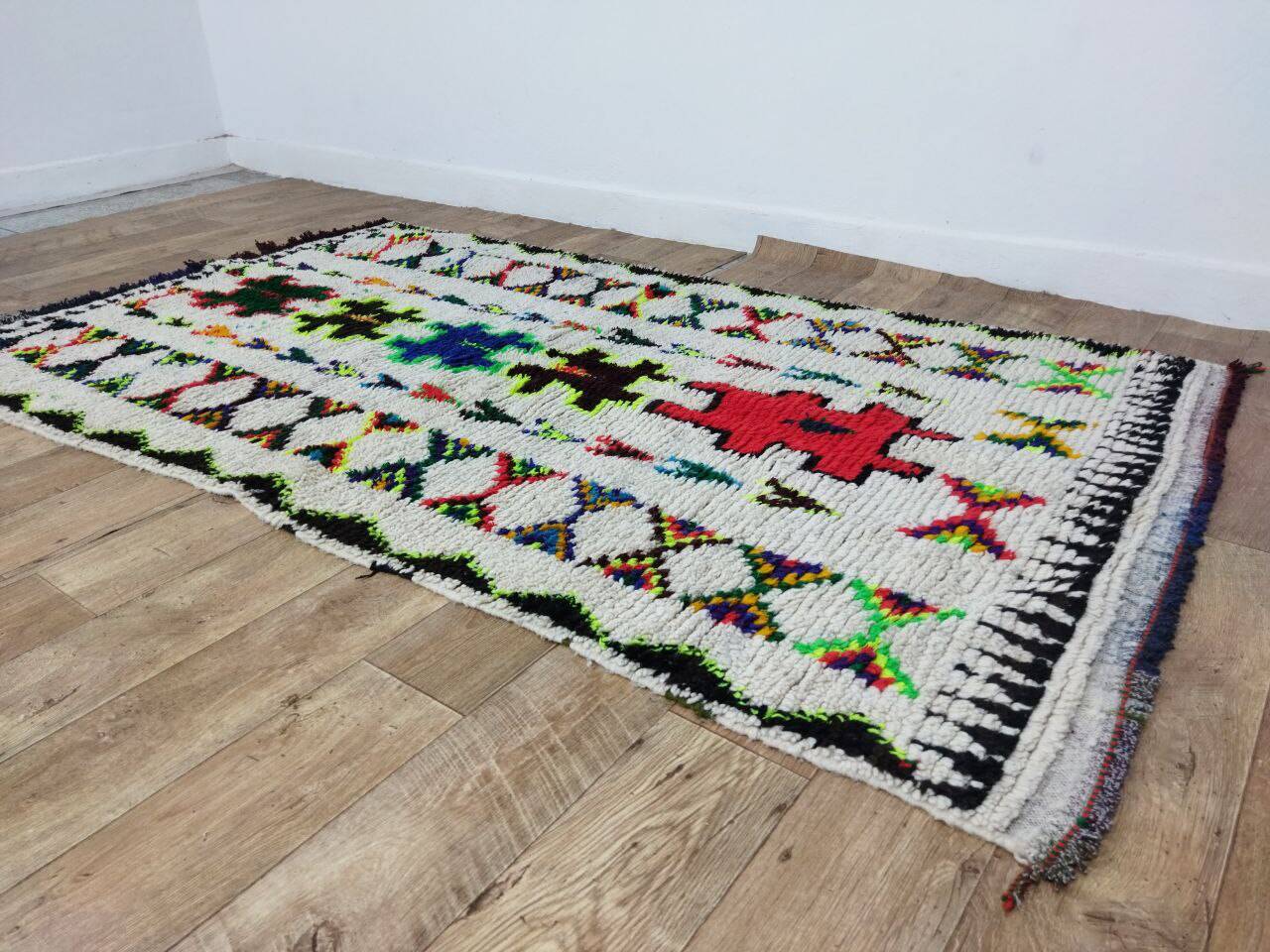 Handcrafted Moroccan Berber Rug 233 X 136 CM