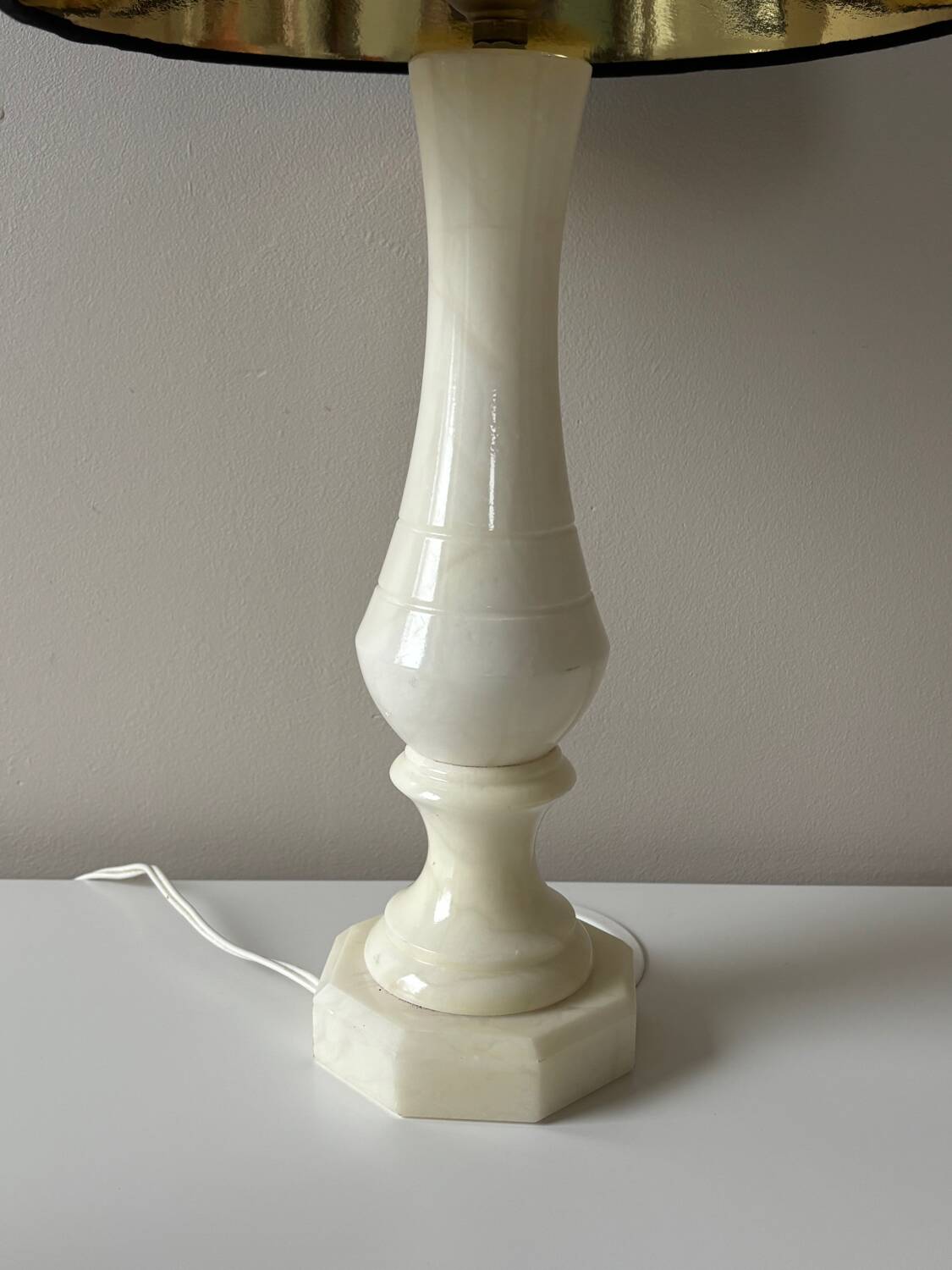 Alabaster lamp
