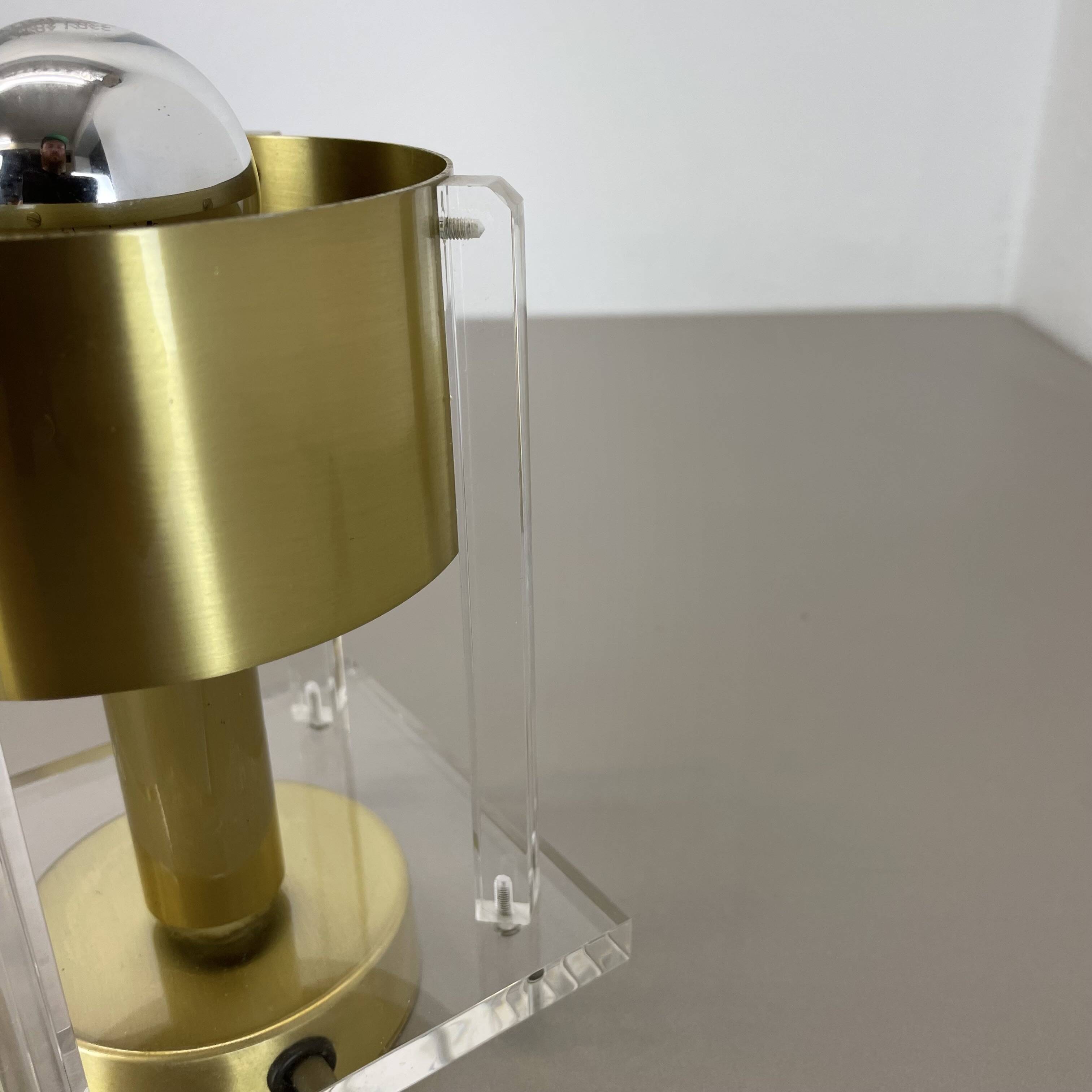 Postmodern Brass Acryl Glass Cubic Table Light, Italy 1970