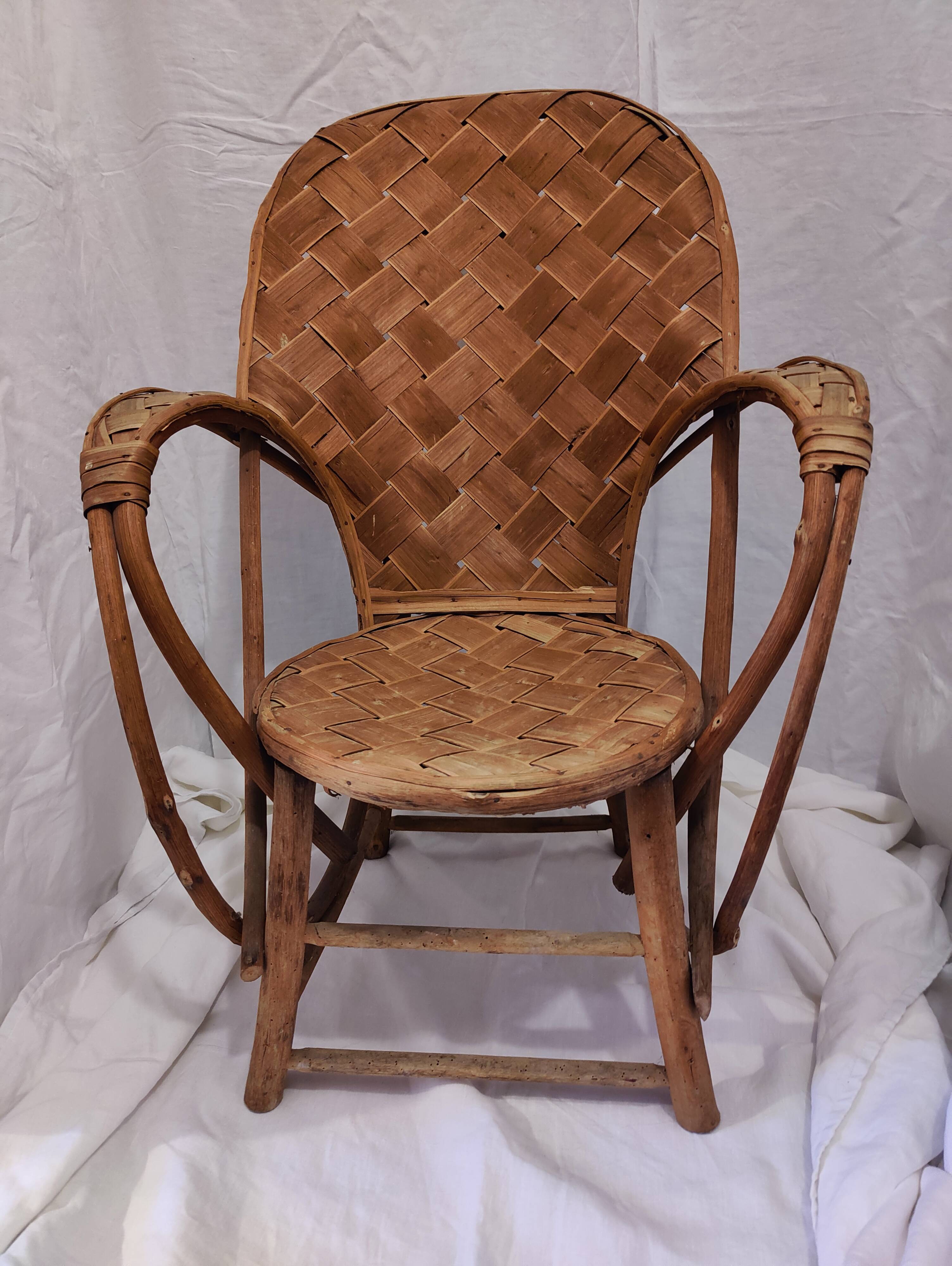 Fauteuil en lames de châtaignier tressées dit Le Corbusier