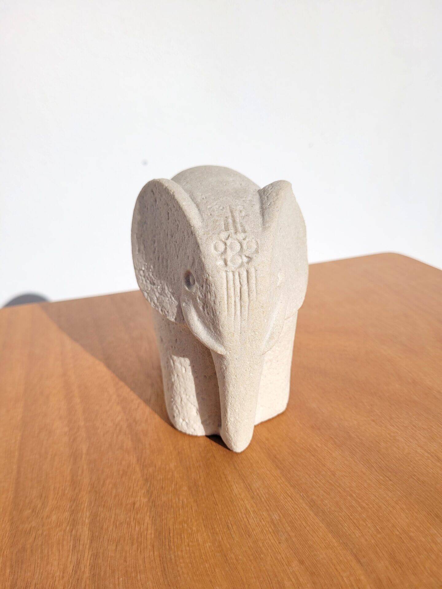 Mar Bell Stone Art Elephant Sculpture