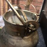 Pot à lait ancien en laiton