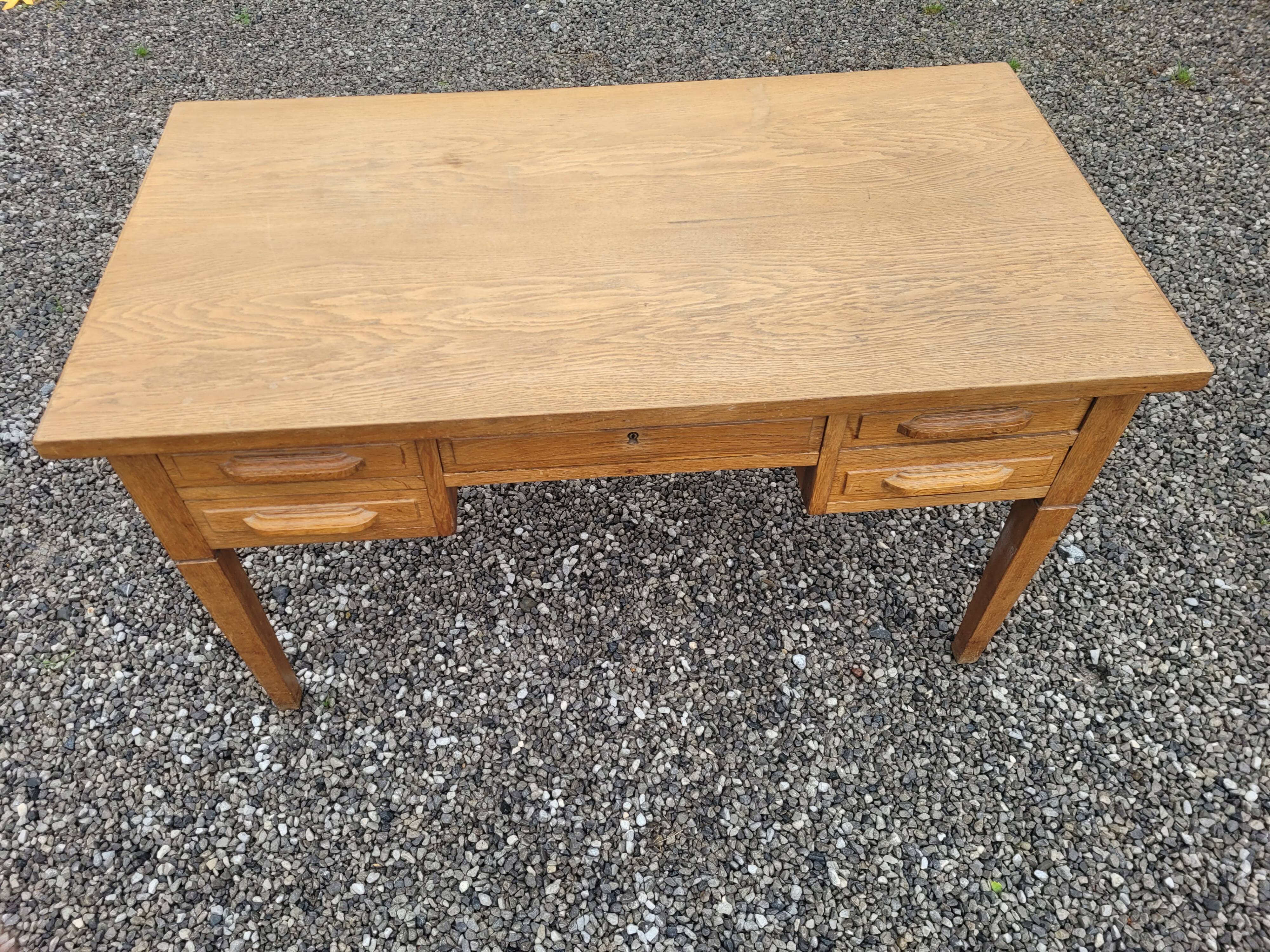 Flat oak desk with drawers, 130×70cms