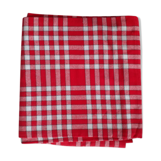Nappe ancienne à petits carreaux rouges et blancs. En  coton  &pais.