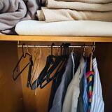 Armoire avec porte miroir en merisier Ebeniste