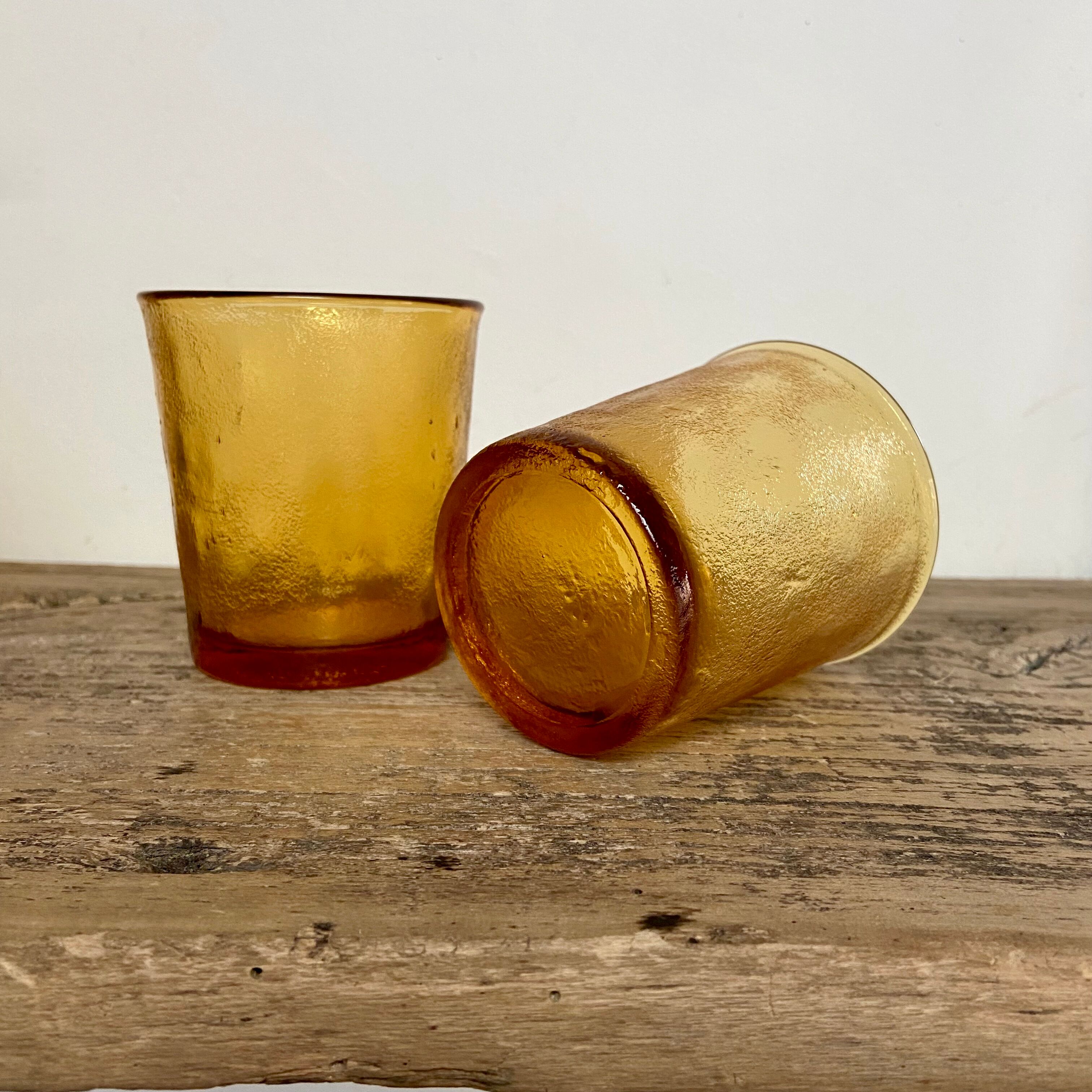 6 vintage Arcoroc Sierra textured amber glasses
