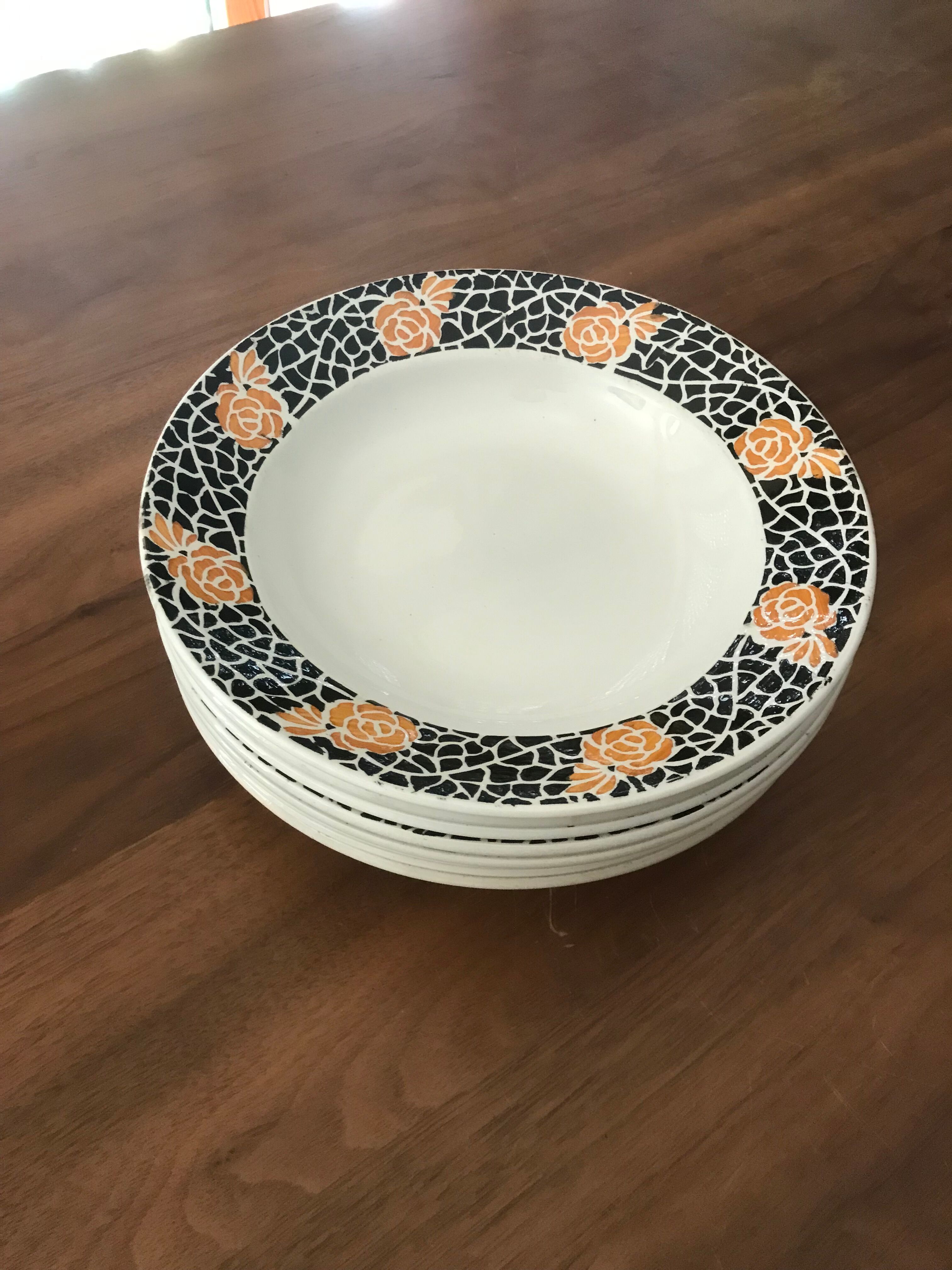 Lot de 7 assiettes creuses Art Déco
