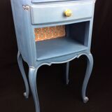 Old bedside table makeover