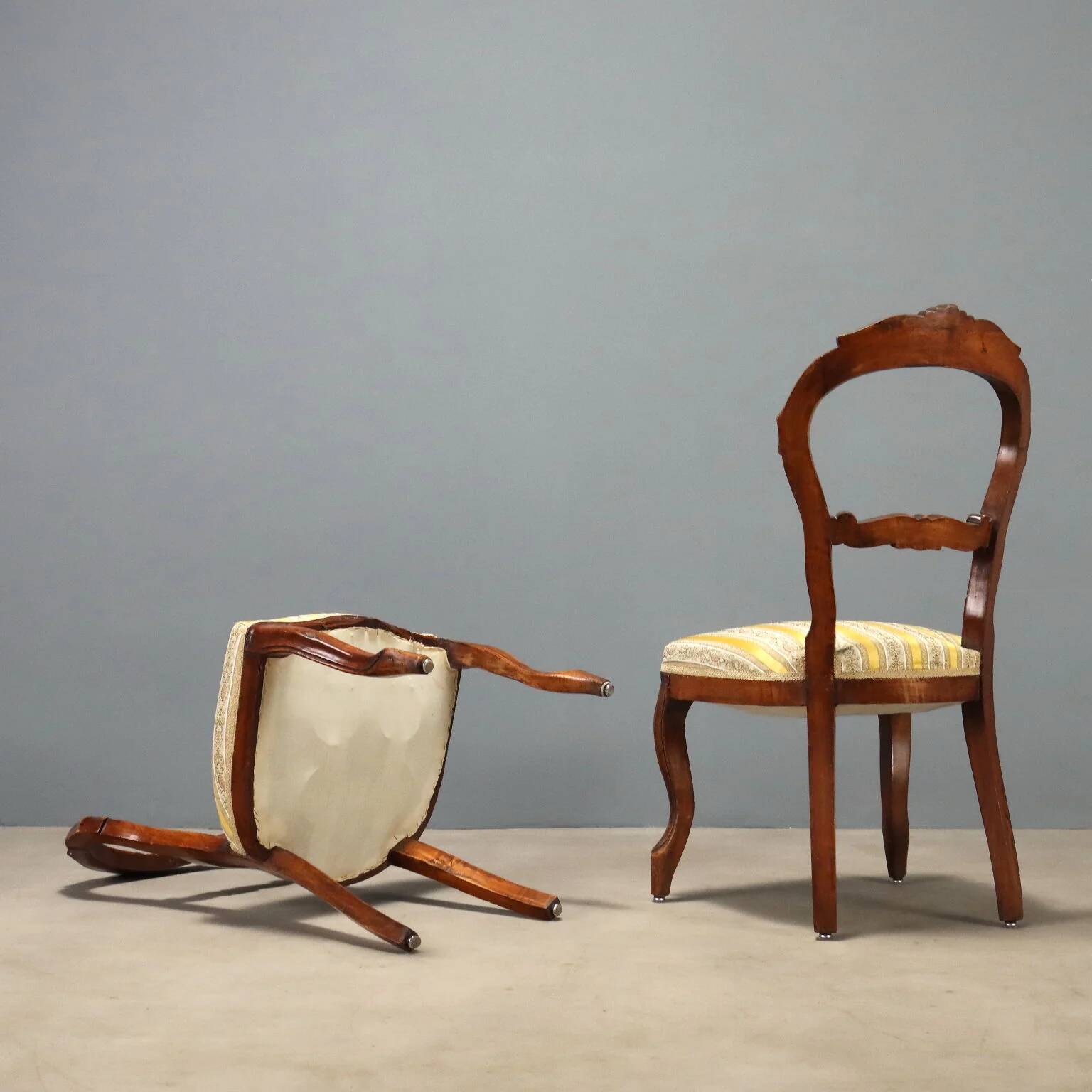 Louis-Philippe chairs in walnut - Italy 19th century