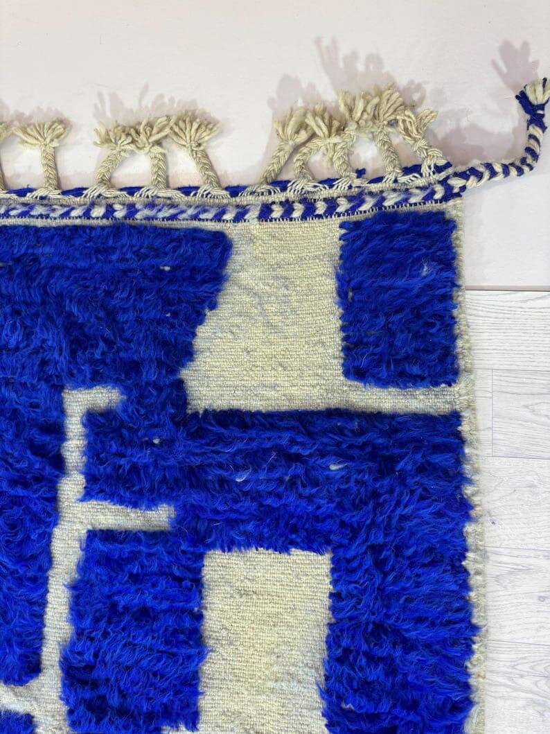 Berber wadi zem rug in blue color, size 150 x 250 cm