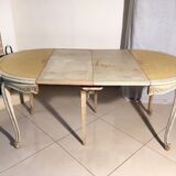 Provençal style table with its extensions