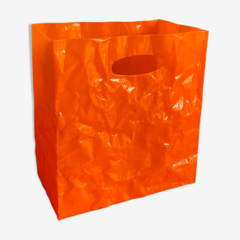 Porte revue seventies en plastique orange texturé