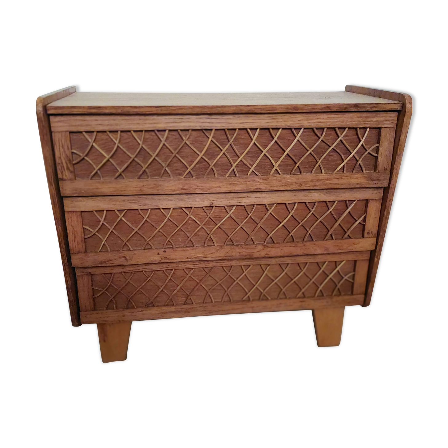 Chest of drawers typical vintage doll 60