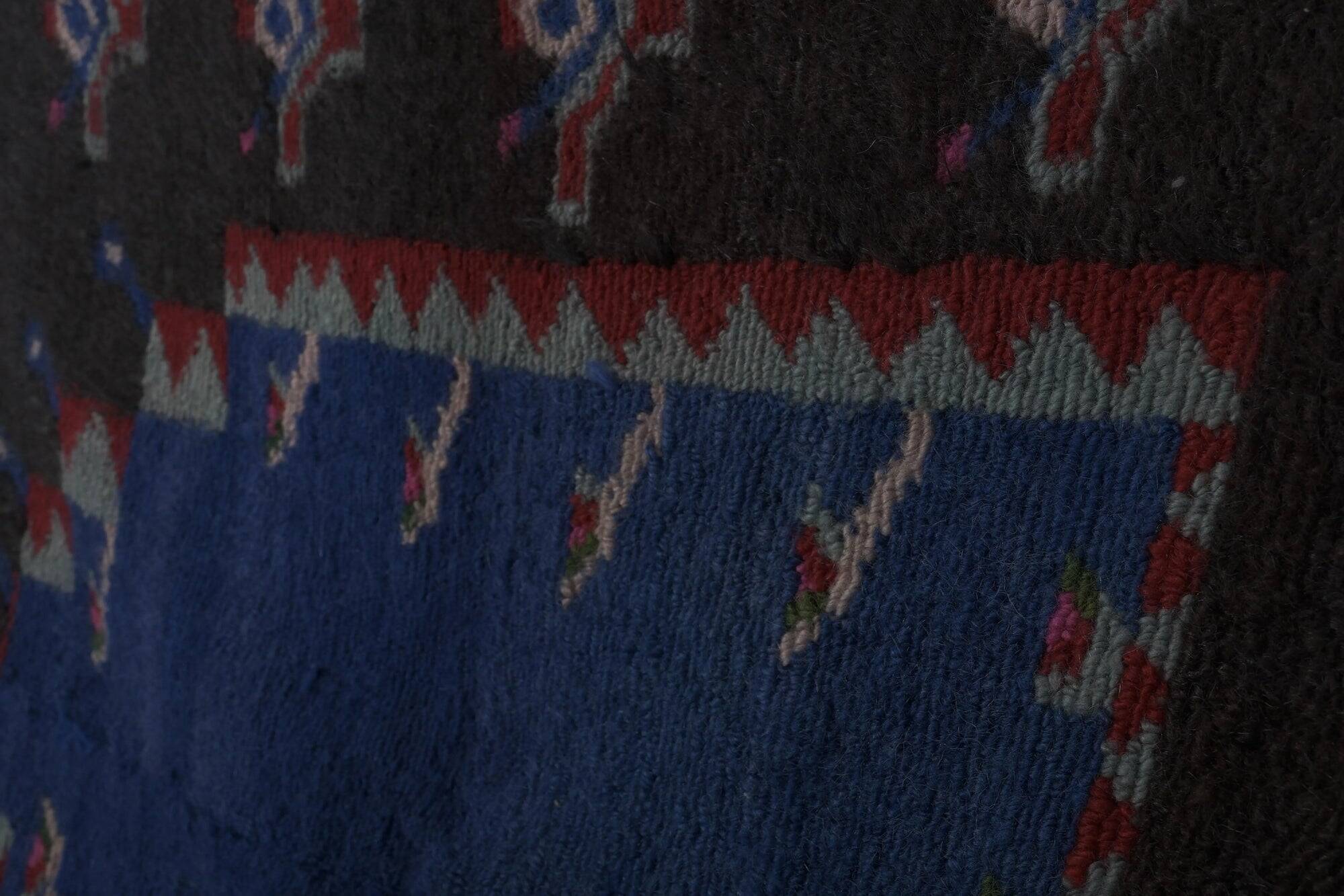 Vintage handmade Turkish rug 105x142 cm