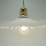 Toothed opaline suspension