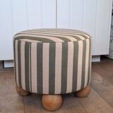 Pouf with ball feet